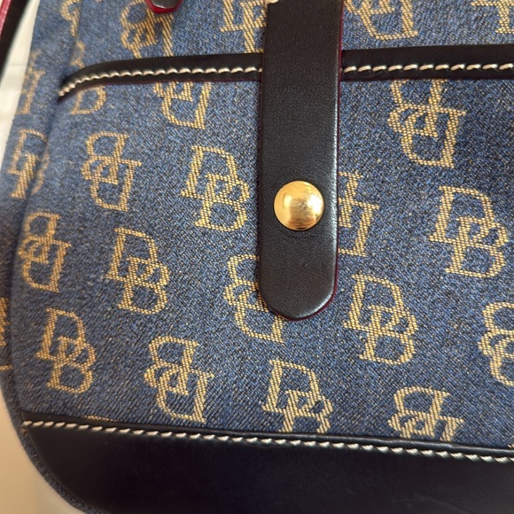 Denim…Dooney and Bourke hobo shoulder bag. - Picture 3 of 15